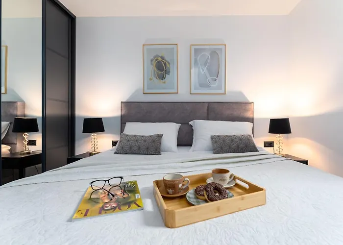 Luxury Apartment Love Nest - Near The Center And The Beach