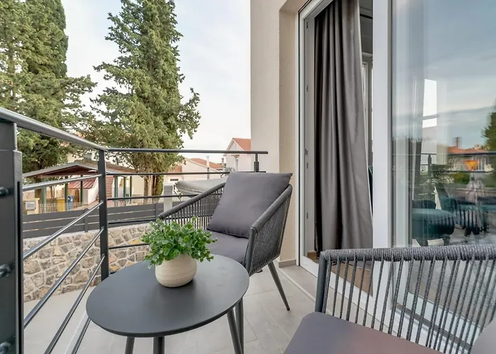 Luxury Apartment Love Nest - Near The Center And The Beach