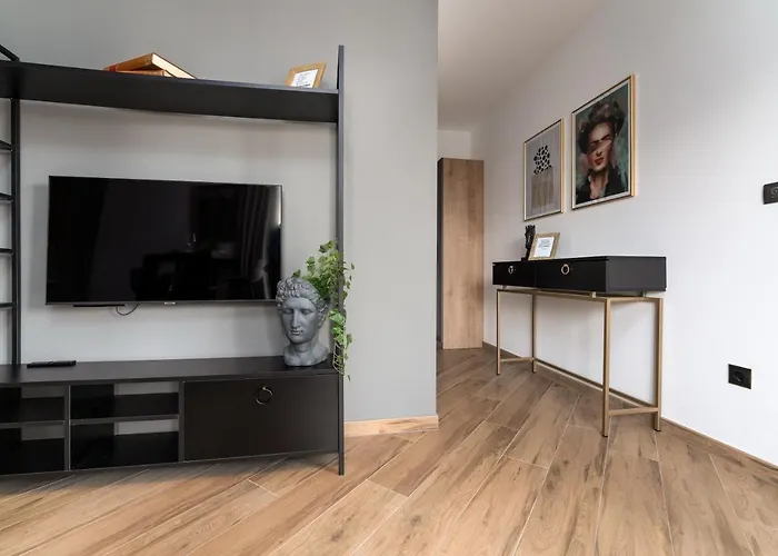 Luxury Apartment Love Nest - Near The Center And The Beach