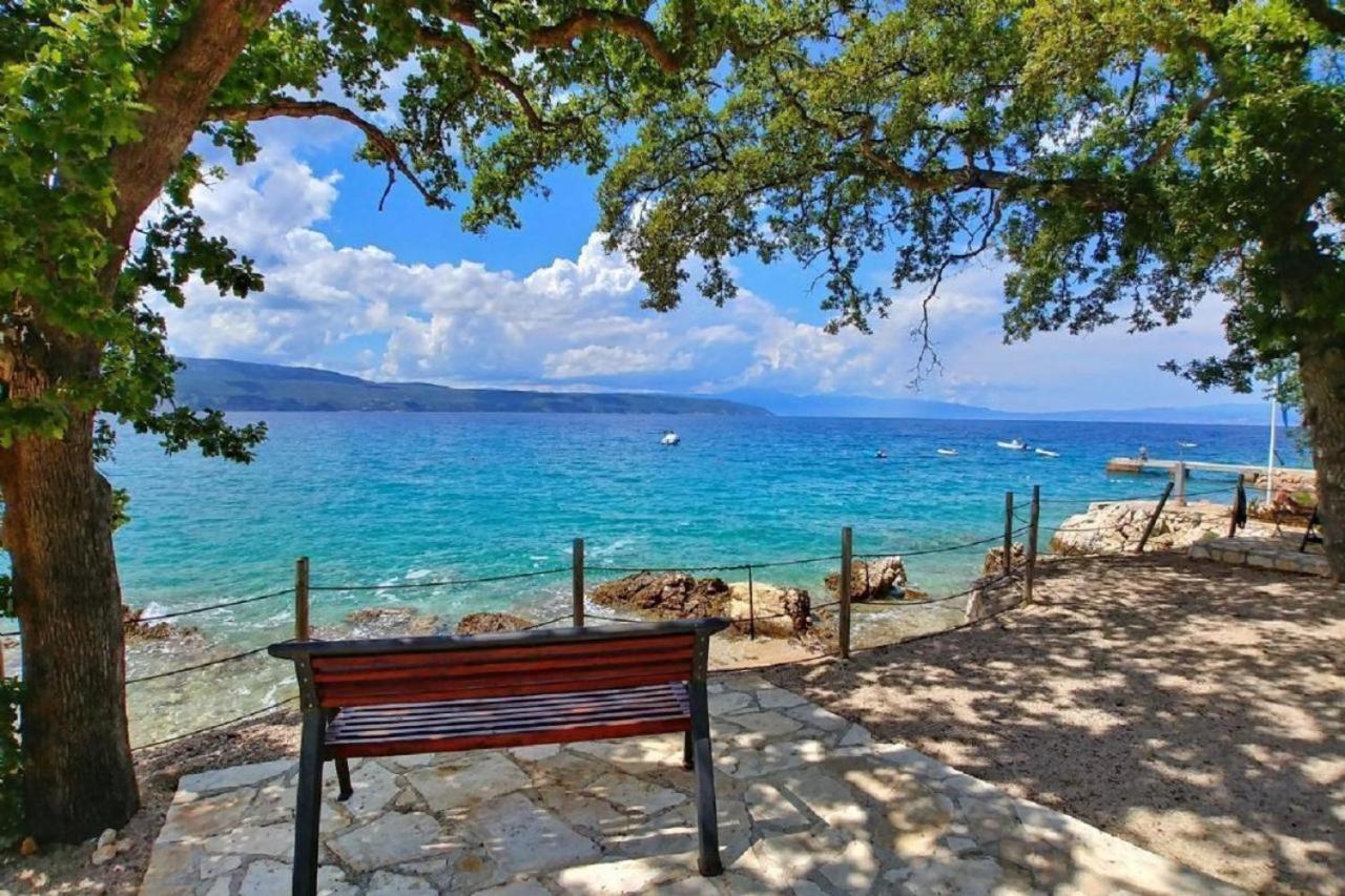 Apartment Luxury Nest - Near The Center And The Krk Town