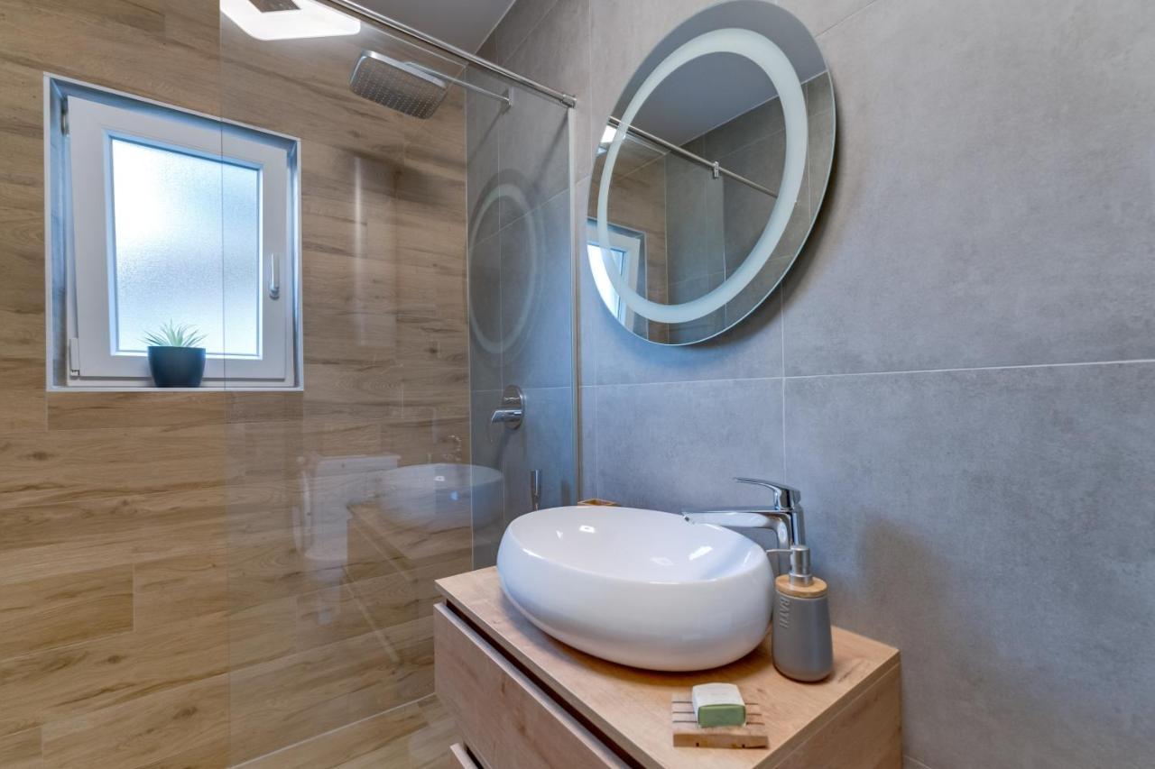Luxury Nest - Near The Center And The Apartament Veglia